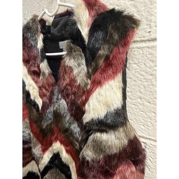 NWT JOSEPH A Longline Open Front Faux Fur Sleeveless Cardigan Womens M Chevron - Picture 11 of 15